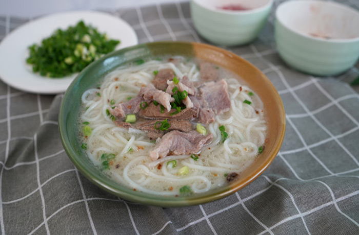 当雄原味汤粉王培训